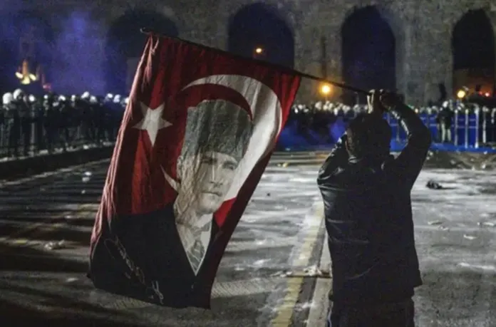 İmamoğlu’na “Lozansız fesih kongresi tebriği” tepkileri