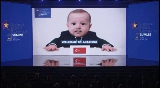 Edi Rama Show: Meloni’yi diz çökerek karşıladı, spor ayakkabısı giydi, liderlere bebek hallerini izletti