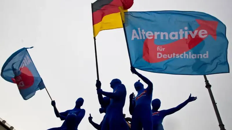 Almanya istihbaratı, aşırı sağcı AfD