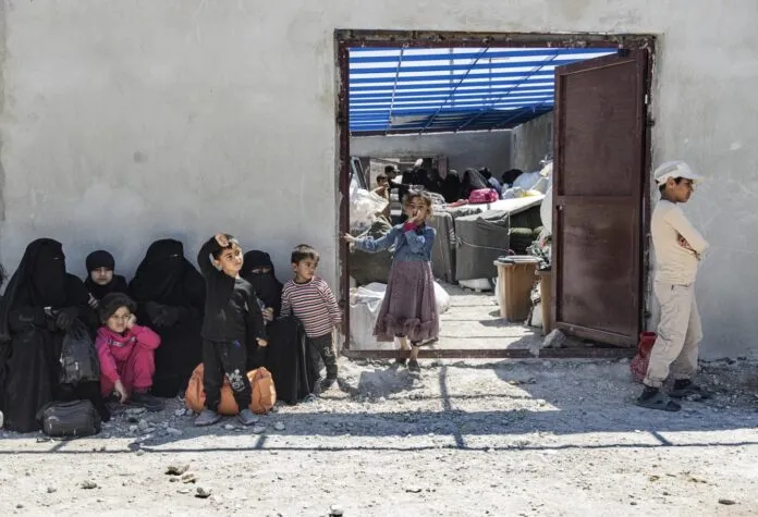 Suriye’de Şam-SDG anlaşmasında yeni adım: El Hol kampında tutulan Suriyeliler tahliye ediliyor