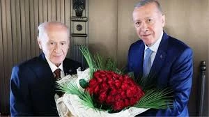 Cumhurbaşkanı Erdoğan, Bahçeli'ye 76 adet gül verdi! Sayının özel bir anlamı var - Haberler