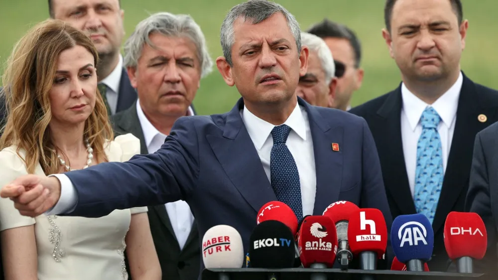 Özel, Erdoğan
