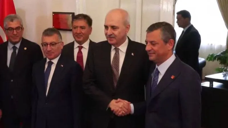 TBMM Başkanı Numan Kurtulmuş, CHP Genel Başkanı Özgür Özel