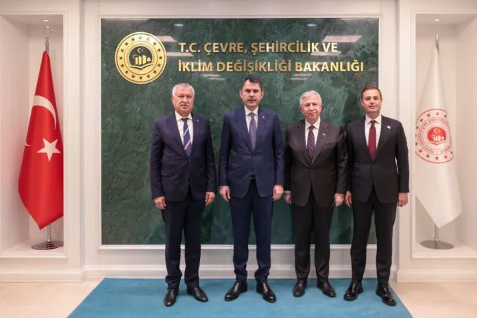 CHP’li büyükşehir belediye başkanlarından Bakan Kurum’a ziyaret: “İş birliği içinde çalışmayı sürdüreceğiz”