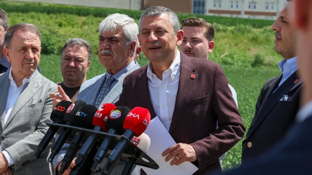 Özel