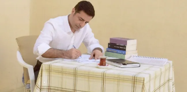 Demirtaş’tan İran-İsrail savaşı için çözüm süreci uyarısı: “Silahsızlanmanın bir provokasyona yer vermeden tamamlanması için çaba gösterilmeli”