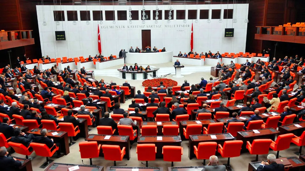 Tekliften 8 madde çıkarıldı, infaz paketi Meclis
