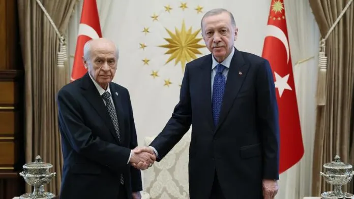Beştepe’de sürpriz görüşme: Erdoğan, Bahçeli’yi kabul etti