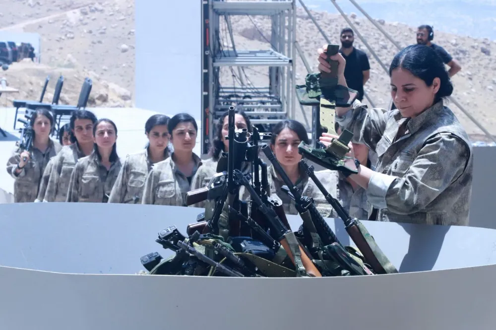 PKK’nın silahlarını yakması dünya basınında nasıl görüldü?