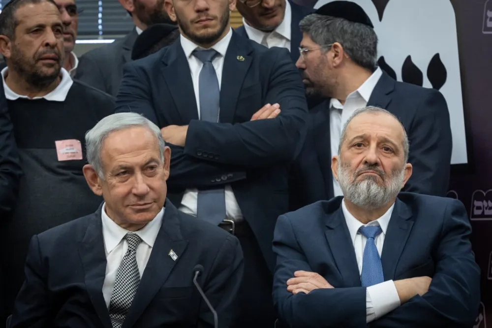 Shas koalisyondan çekildi: Netanyahu hükümeti azınlığa düştü