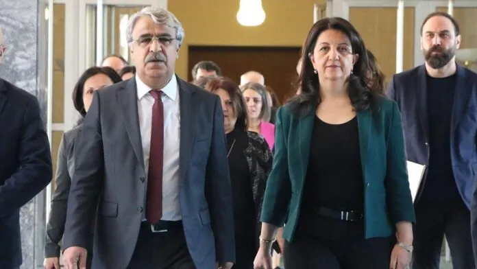 İmralı Heyeti: “Öcalan, heyetin Cumhurbaşkanı ile görüşmesi için tarihi nitelikte dedi”. Heyet Erdoğan ile yarın görüşecek