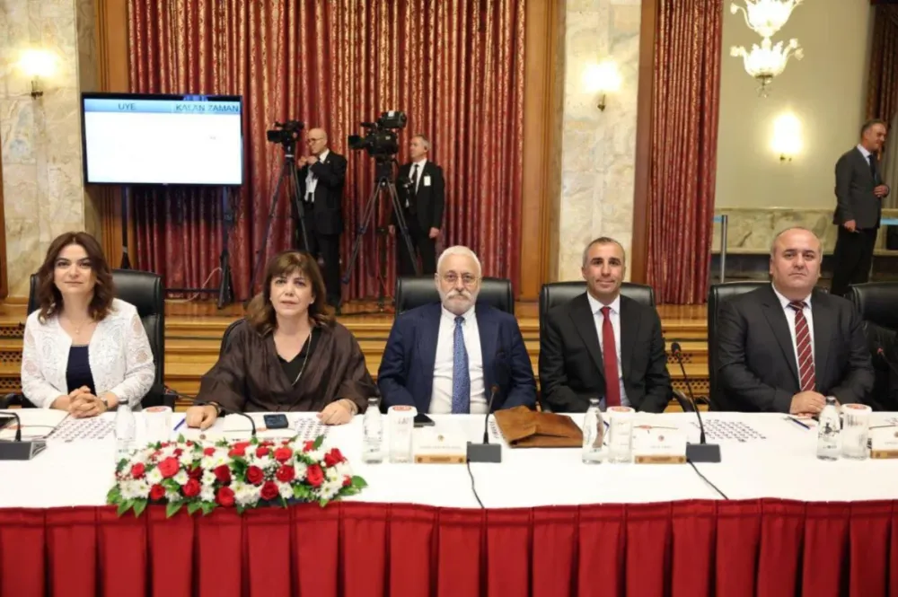 DEM Parti: “Geçmişin yükünü gelecek kuşaklara bırakmayacağız”