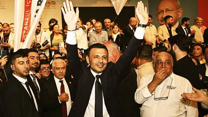 CHP İstanbul İl Kongresi iptal edildi: Özgür Çelik ve il yönetimi görevden alındı, Gürsel Tekin geçici başkan oldu